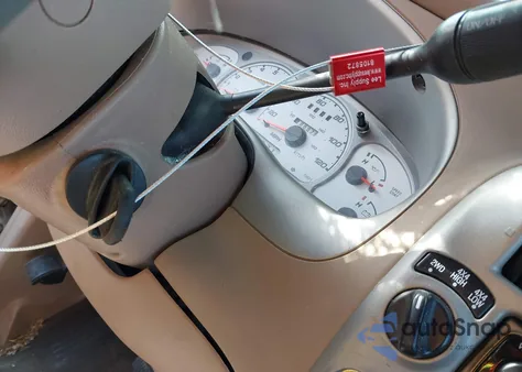 2001 Ford Explorer Sport Trac z USA, uszkodzony, nr VIN 1FMZU77E21UB95935